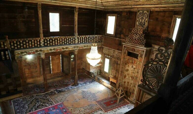 500 YILLIK ÇİVİSİZ CAMİ İLGİ BEKLİYOR CAMİ İÇİNDEKİ SAATİN SIRRI ÇÖZÜLEMEDİ